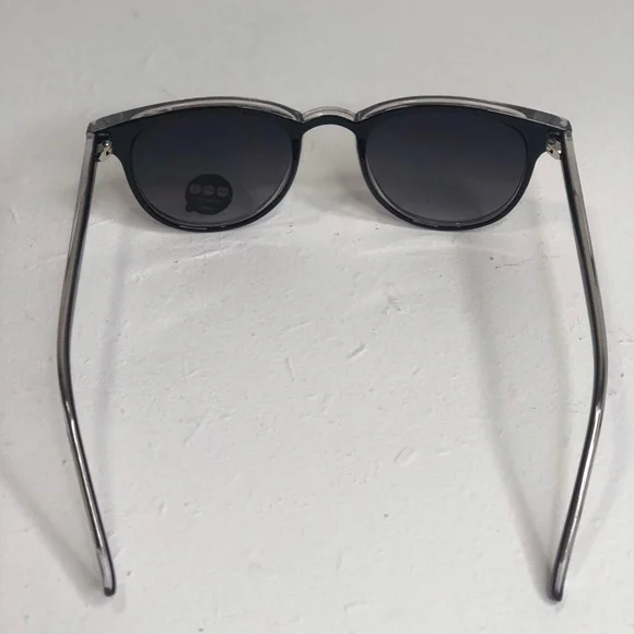 KOMONO Sunglasses Francis Silver/Black NEW sunglasses for women KOMONO New Francis silver black main image 4